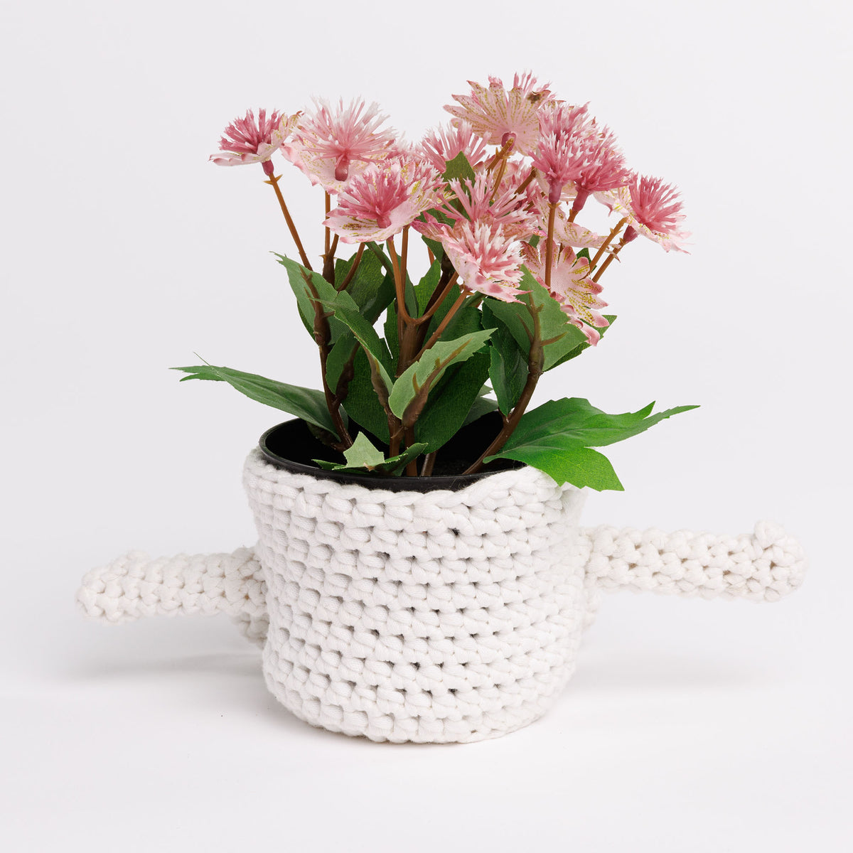 Minis Crochet Plant Cozy Pal made using Maker yarn
