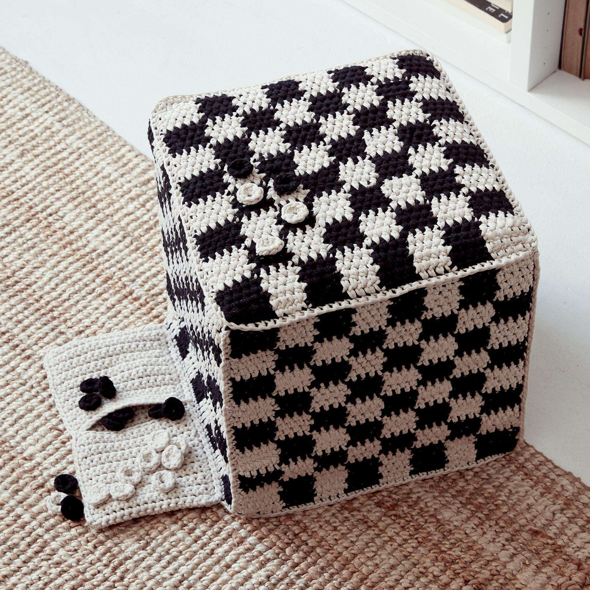 Crochet Pillow made in Bernat Maker Home Dec yarn