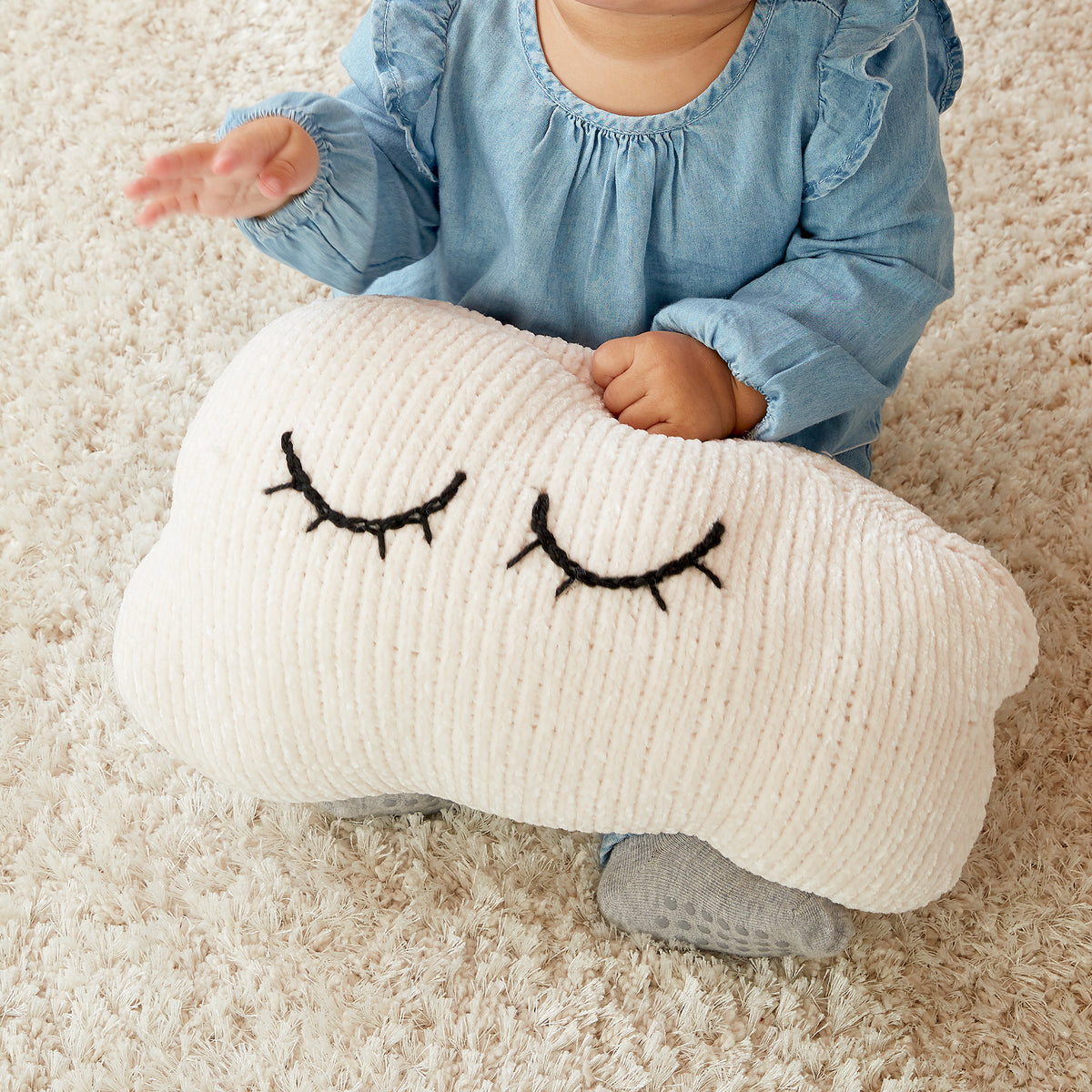 Knit Pillow made in Bernat Baby Velvet yarn