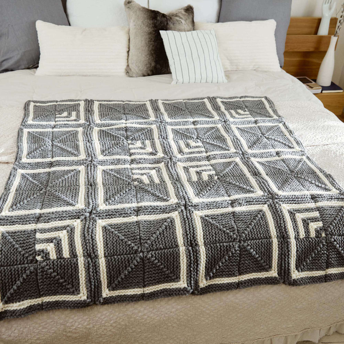 Knit Blanket made in Bernat Softee Chunky yarn