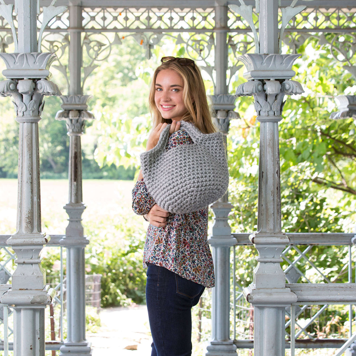 Crochet Tote Bag made in Red Heart Grande Yarn
