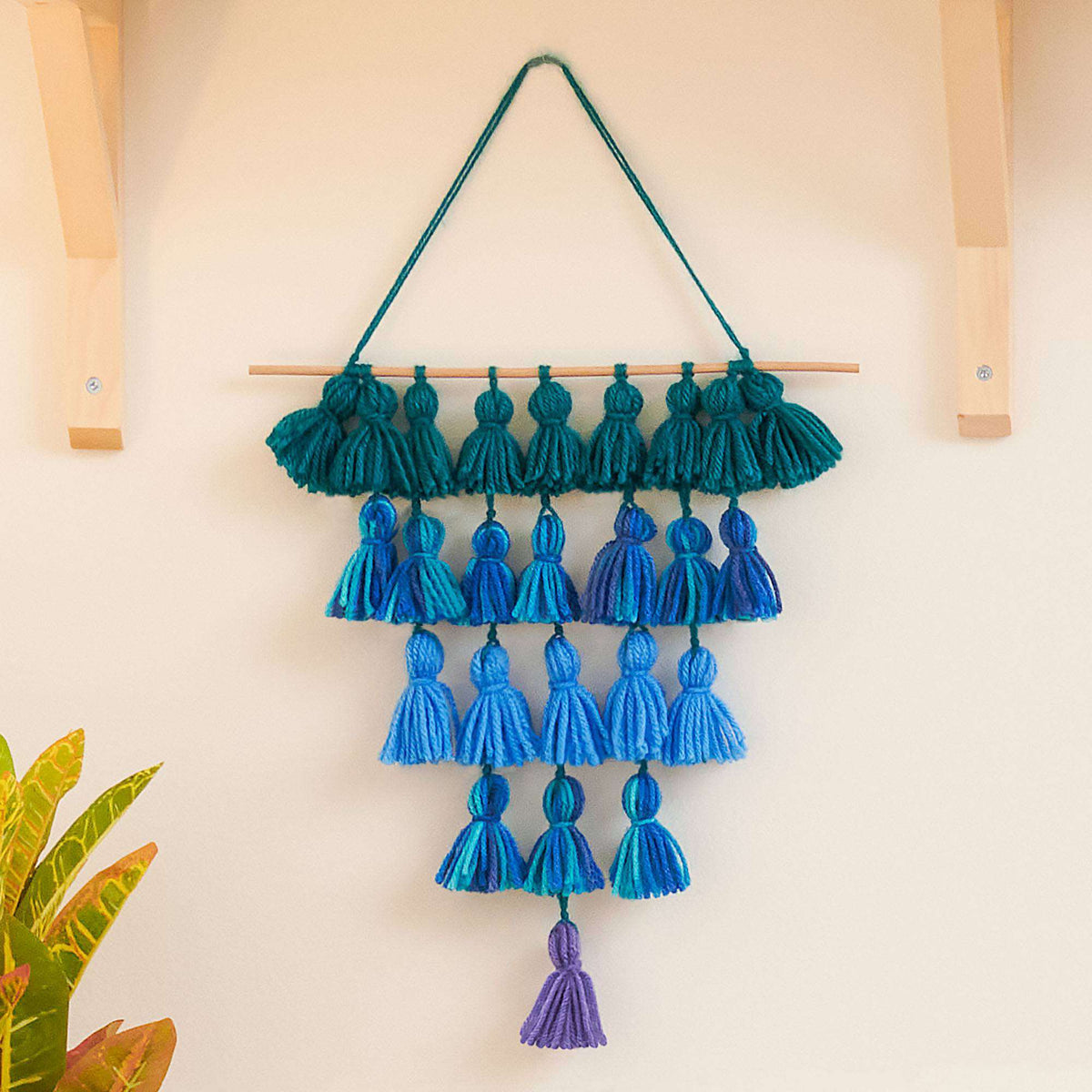 Craft Hanging made in Red Heart Super Saver Yarn