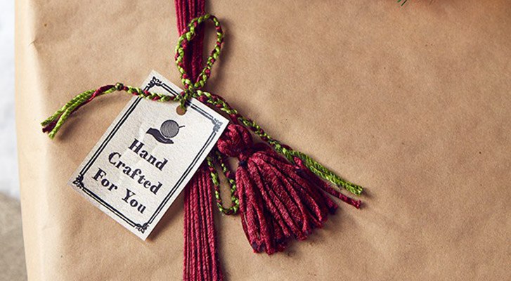 Image of Handmade Wrapping: Yarn Gift Toppers! thumbnail