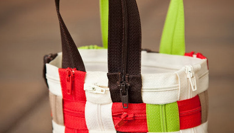 Image of Weave a Zipper Purse thumbnail
