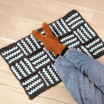 Bernat Crochet Moss Stitch Squares Rug Crochet Rug made in Bernat Plush Yarn