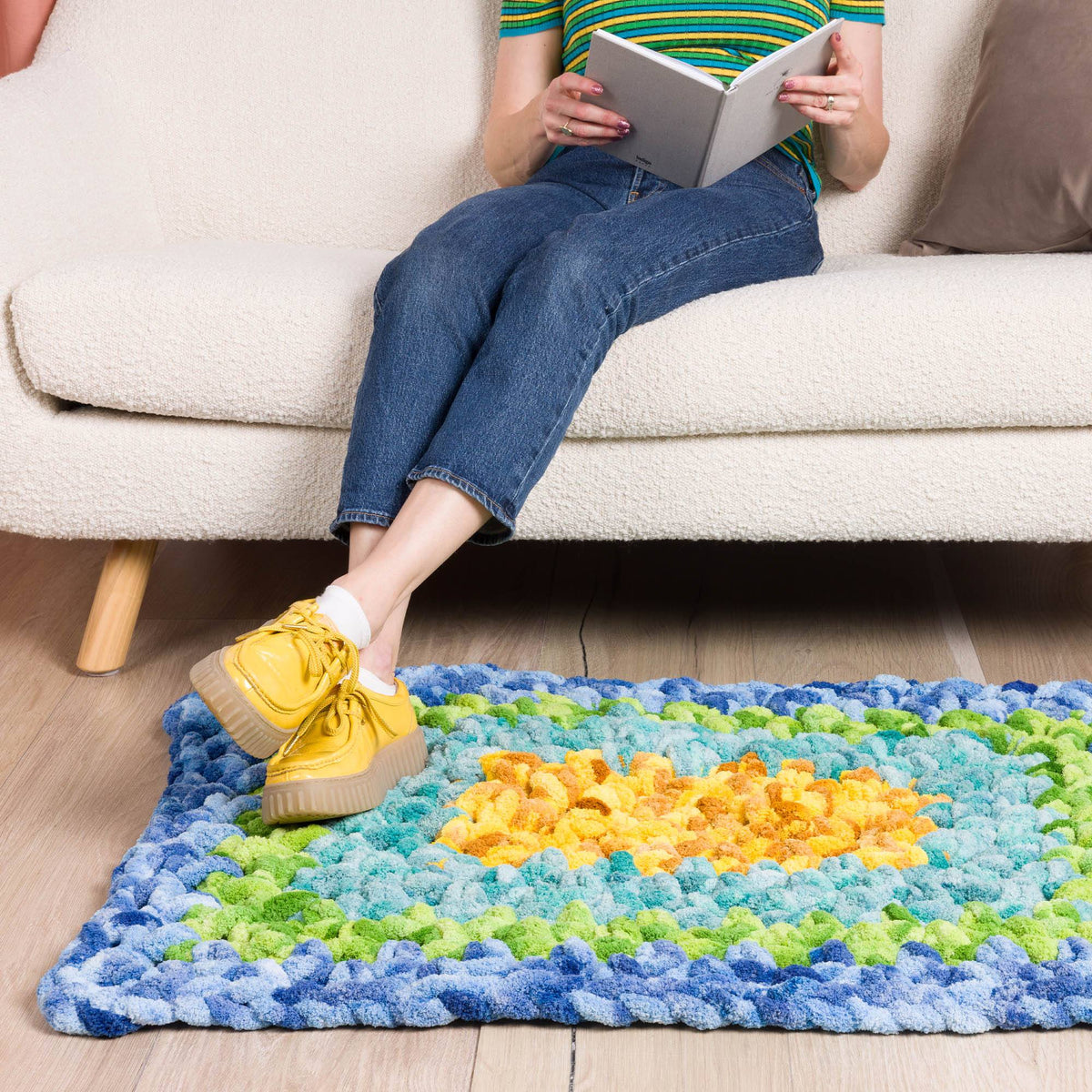 ‘Round The Middle Crochet Rug made using Bernat yarn