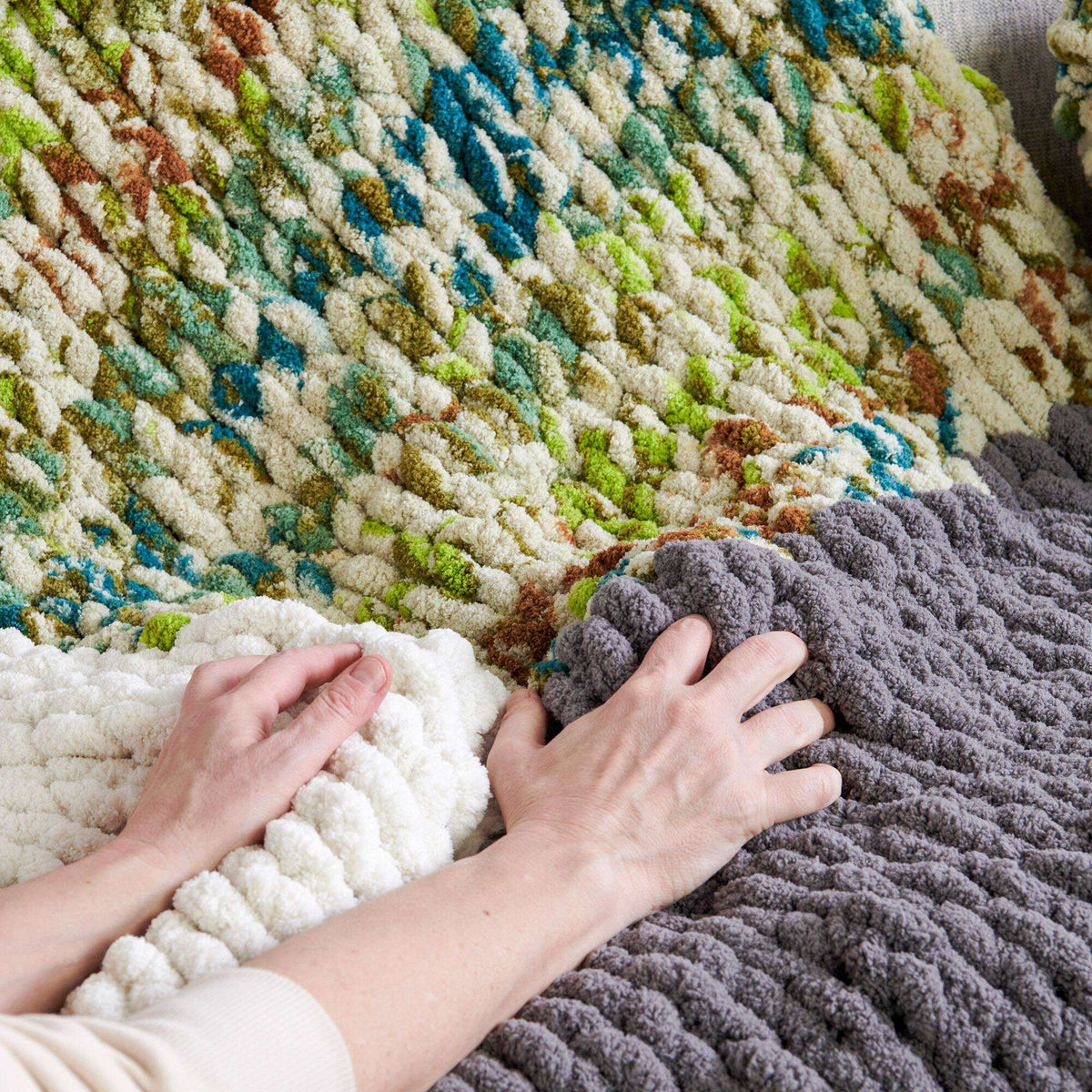 Knit Blanket made in Bernat Blanket Big Yarn