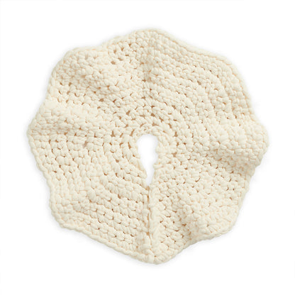 Bernat Finger Crochet Fallen Snow Tree Skirt Craft Skirt made in Bernat Plush Big Yarn