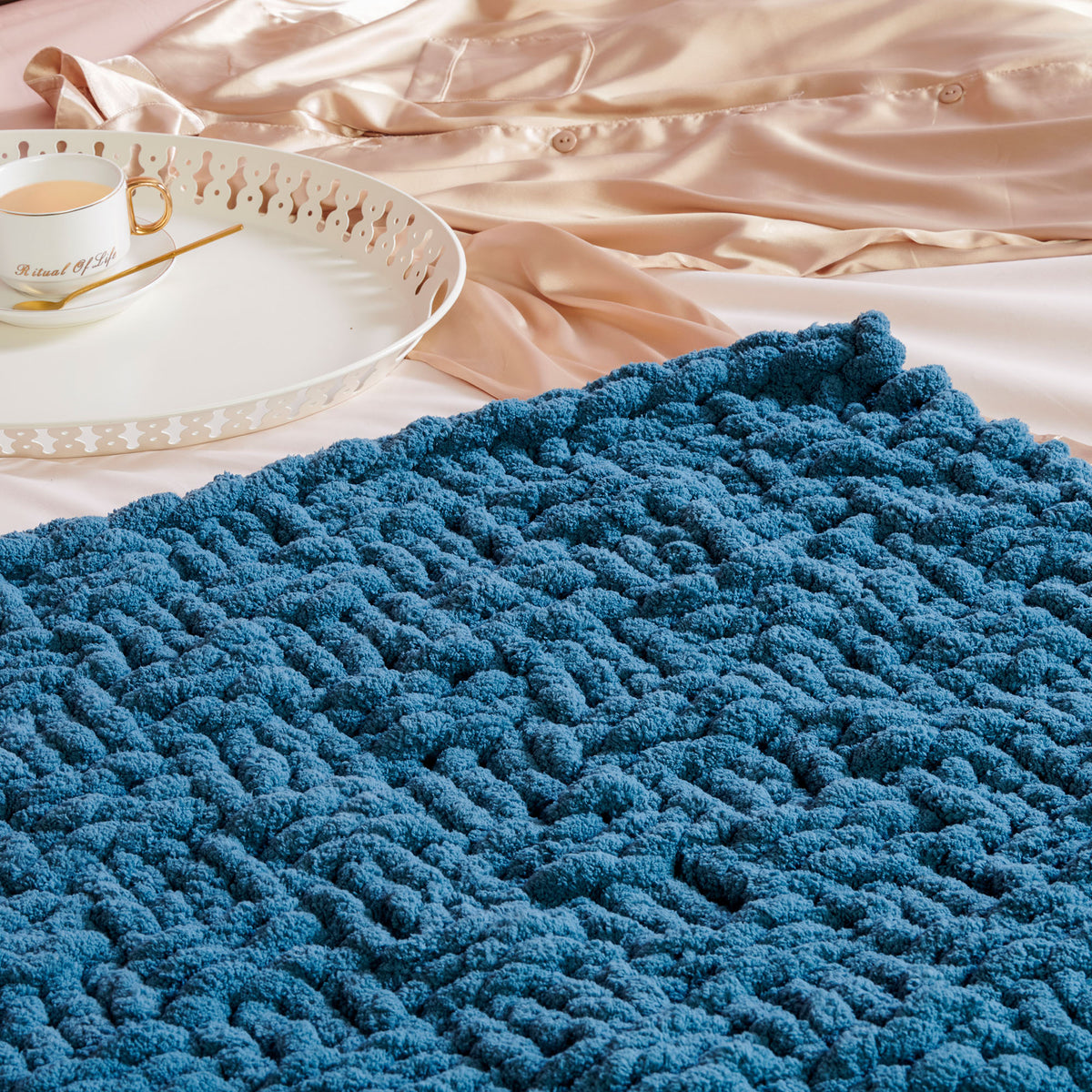 Craft Blanket made in Bernat Blanket Extra Thick Yarn