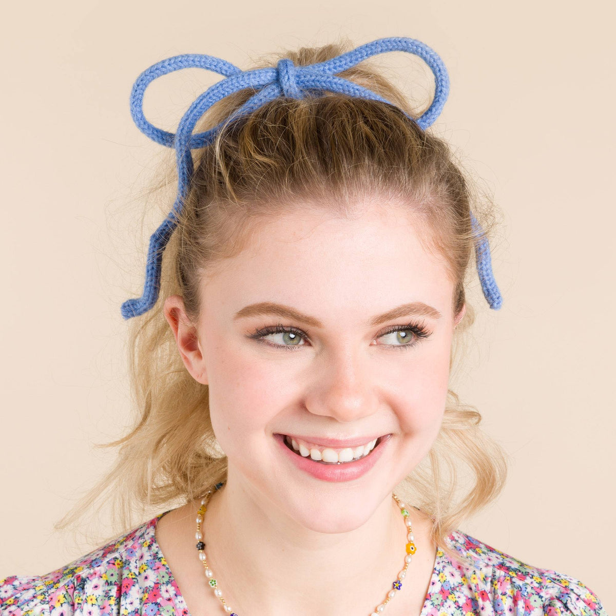 Craft Bow made in Red Heart Super Saver 5g Kits Yarn
