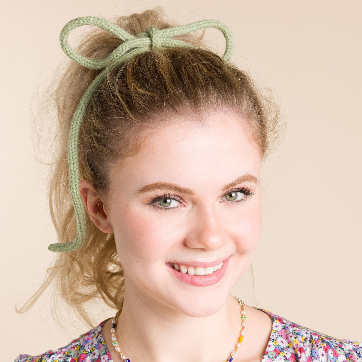 Craft Bow made in Red Heart Super Saver 5g Kits Yarn