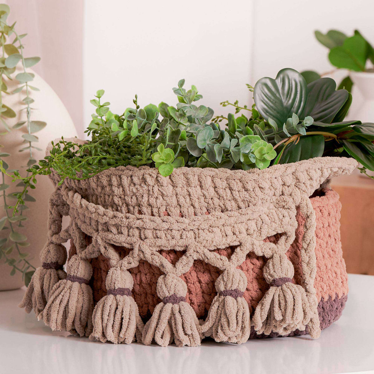 Crochet Basket made in Bernat Blanket O'Go yarn