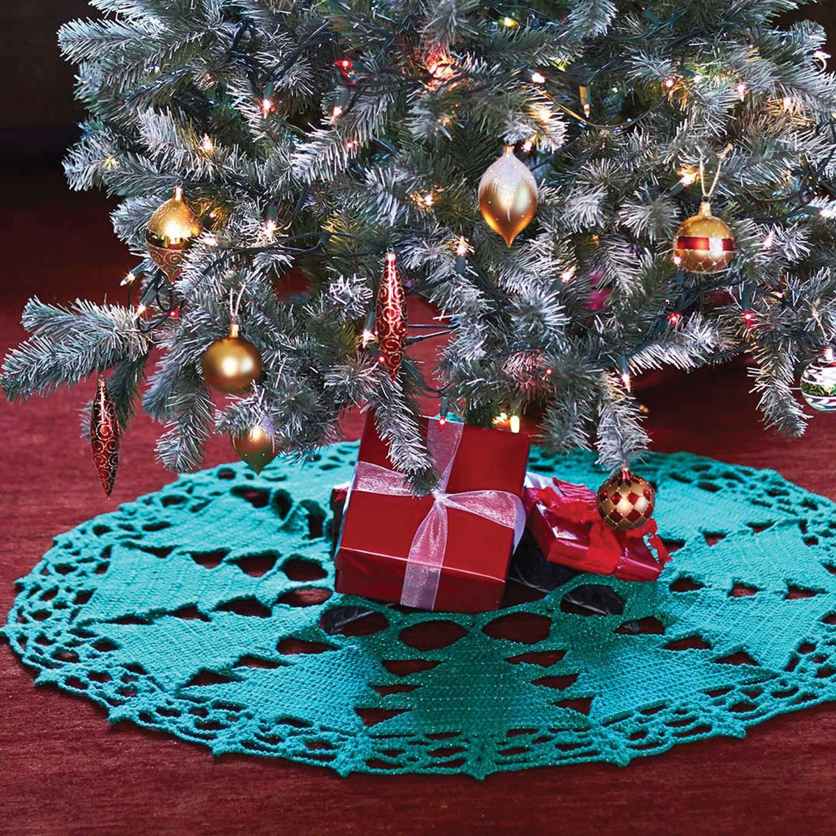 Crochet Holiday made in Bernat Happy Holidays yarn