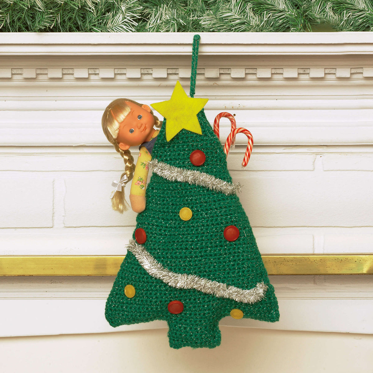 Crochet Holiday made in Bernat Happy Holidays yarn