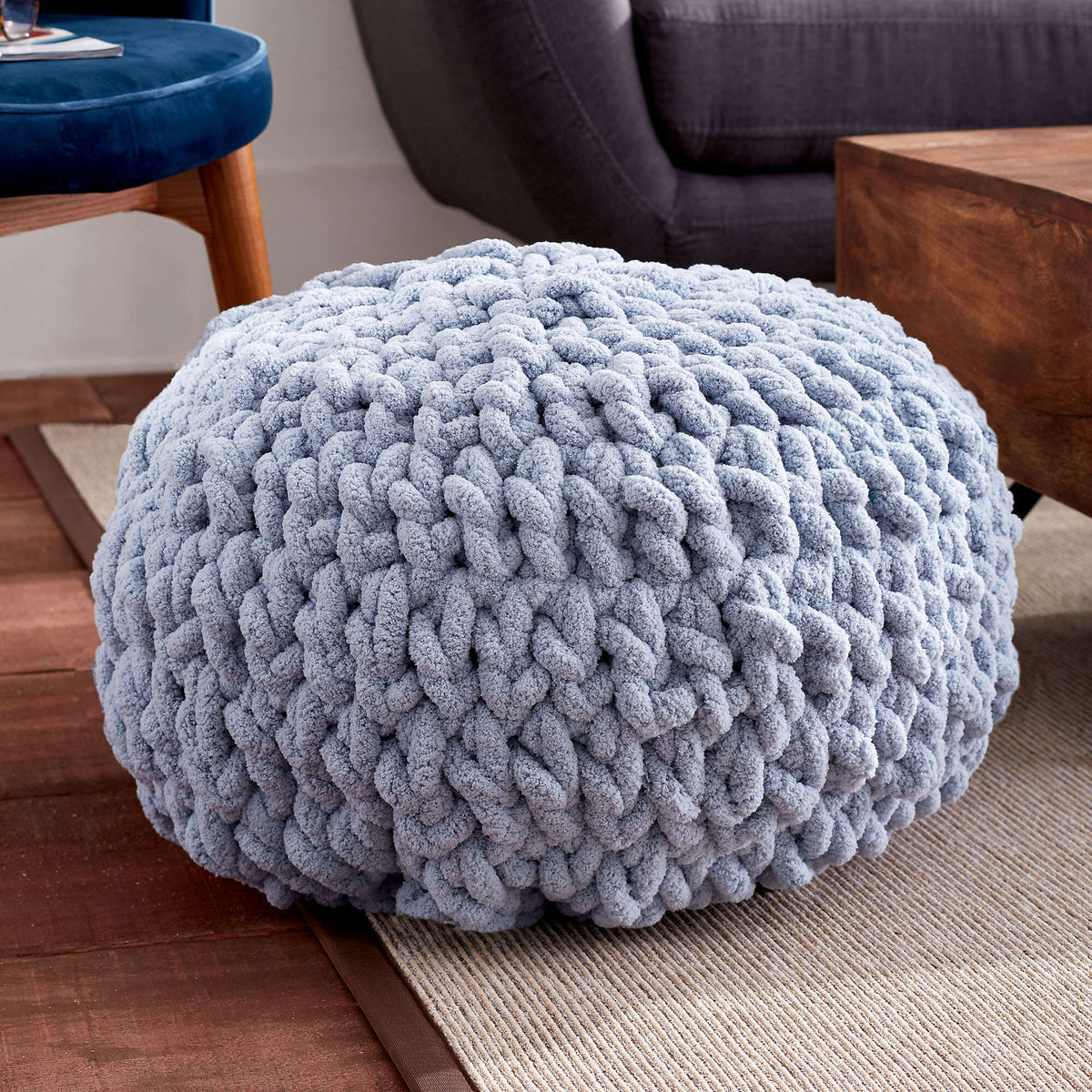 Crochet Pillow made in Bernat Blanket Big yarn