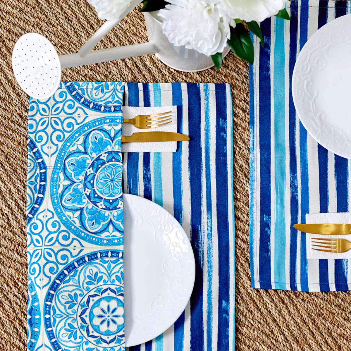 Sewing Placemat made in Coats & Clark Outdoor yarn