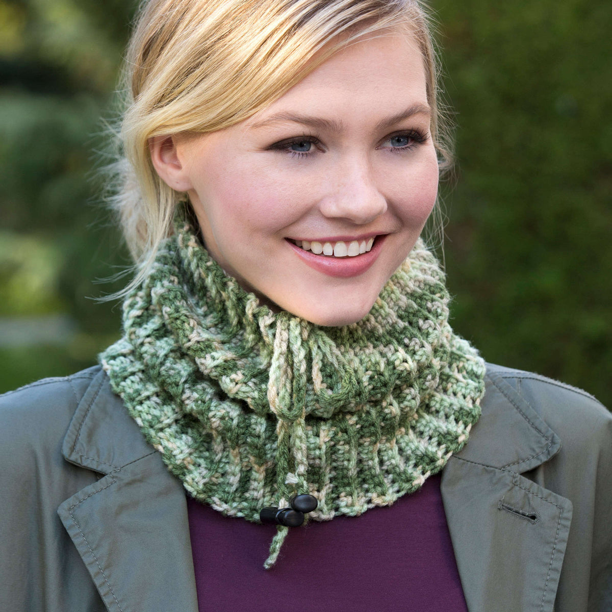 Crochet Cowl made in Red Heart Super Saver Yarn