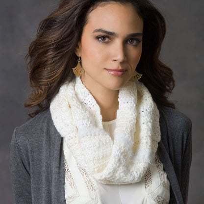 Red Heart Crochet Cowl À La Mode Crochet Cowl made in Red Heart Boutique Yarn