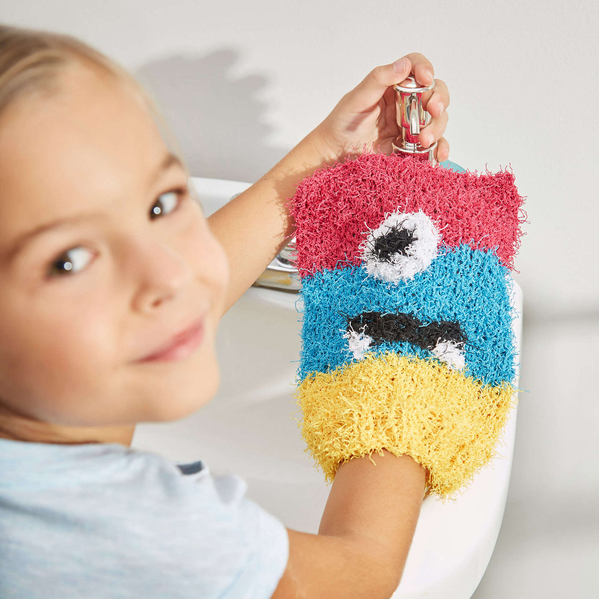 Knit Scrubby Mitt made in Red Heart Scrubby Yarn