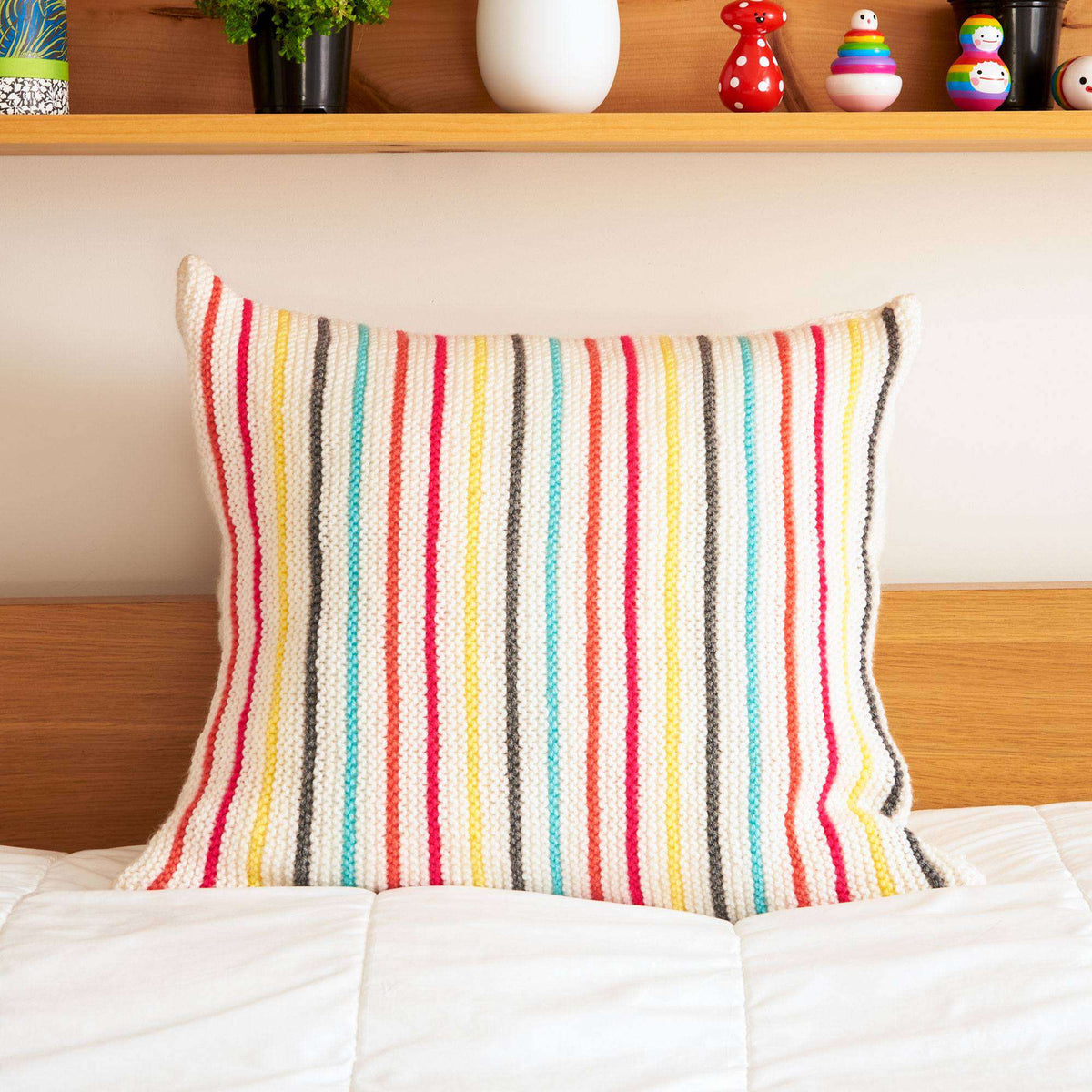 Knit Pillow made in Red Heart Super Saver yarn
